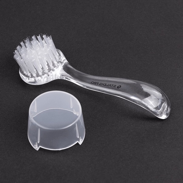 Staleks Четка за маникюр EXPERT 01 за отстраняване на прах (с капак)